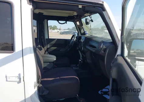 2013 Jeep Wrangler Unlimited Sport из США, поврежденный, VIN 1C4HJWDG6DL515650